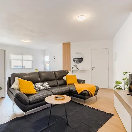 Lejlighed House ,1 Min To Beach, Brand New *