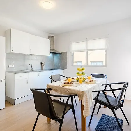Lejlighed House ,1 Min To Beach, Brand New *