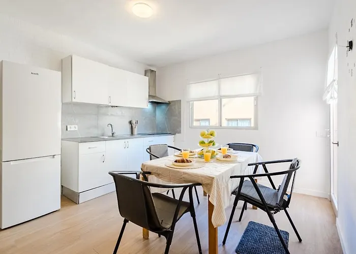 Апартаменты House ,1 Min To Beach, Brand New *