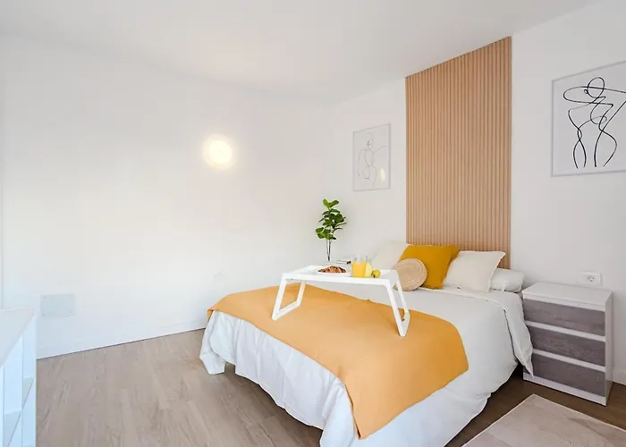 House ,1 Min To Beach, Brand New