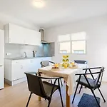 Apartmán House ,1 Min To Beach, Brand New *