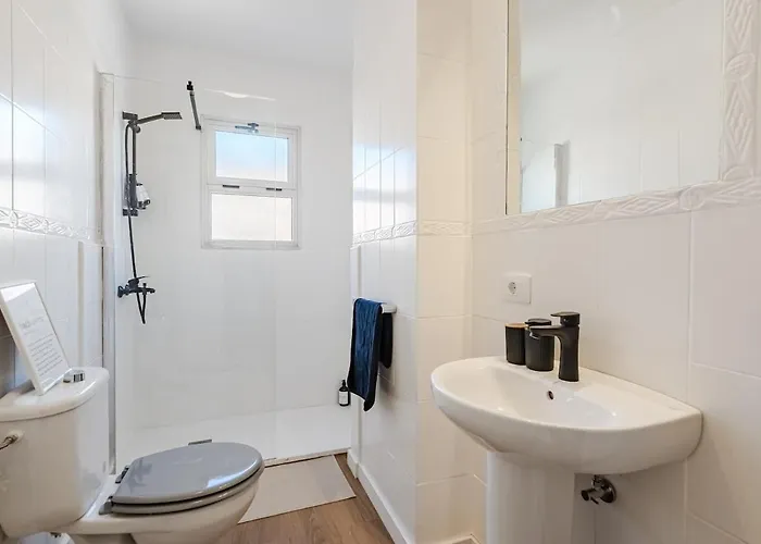 Lejlighed House ,1 Min To Beach, Brand New *